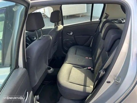 Renault Clio 1.2 16V Dynamique - 9