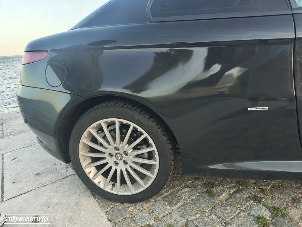 Alfa Romeo GT 1.9 JTD M-JET - 12