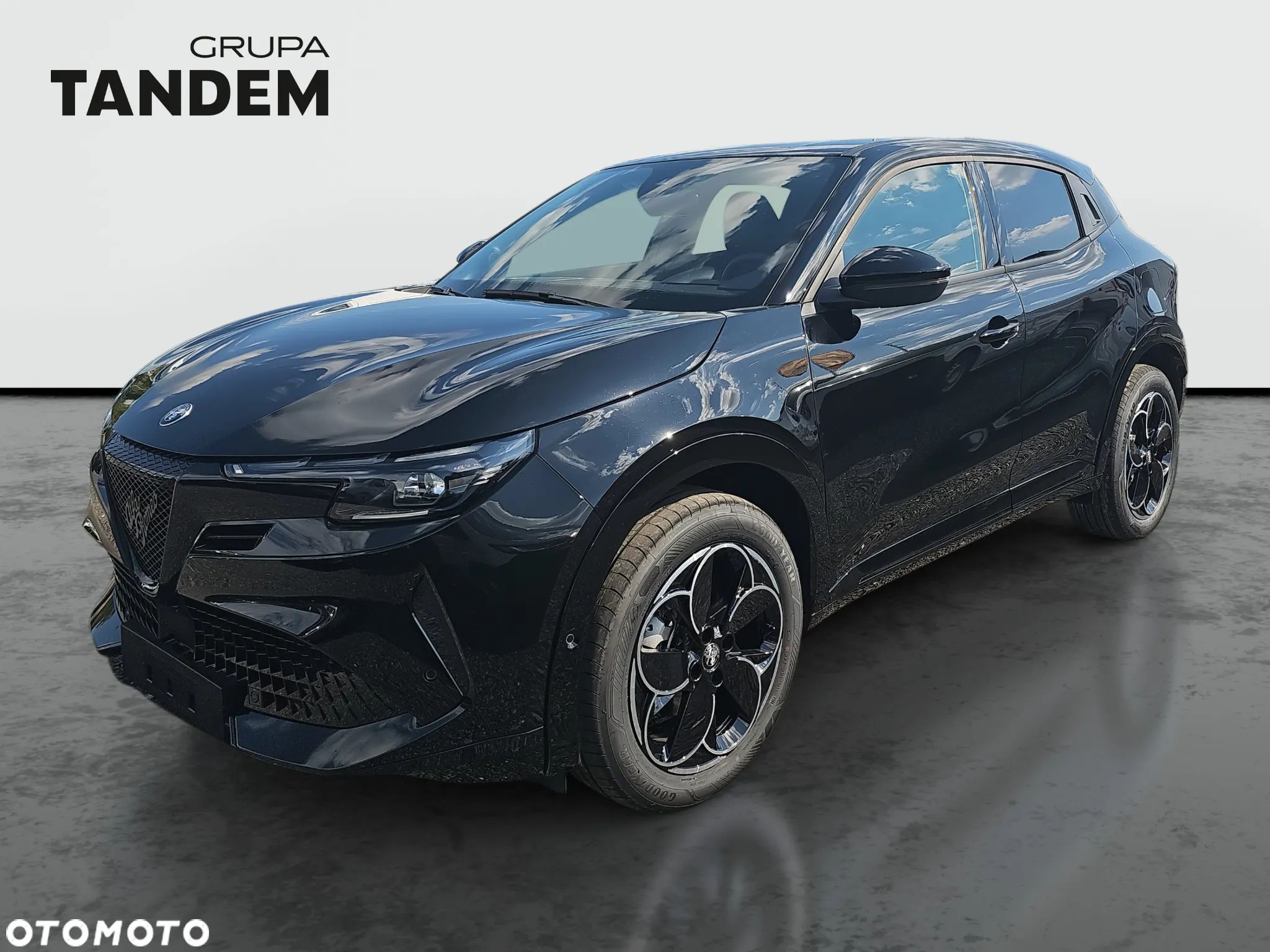 Alfa Romeo Junior 1.2 mHEV Ibrida Q4 eDCT - 1