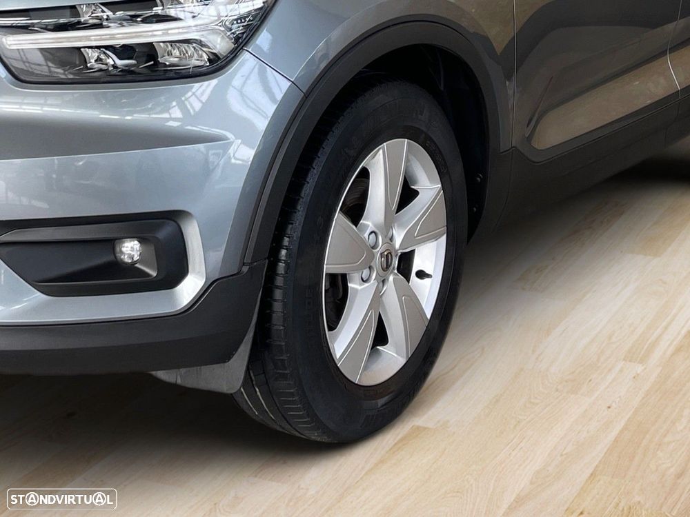 Volvo XC 40 1.5 T3 Momentum Tech Edition - 9