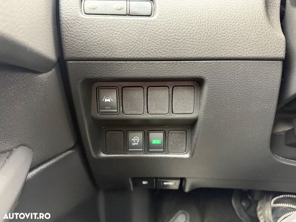 Nissan Qashqai 1.6 DCI Xtronic N-Connecta - 26