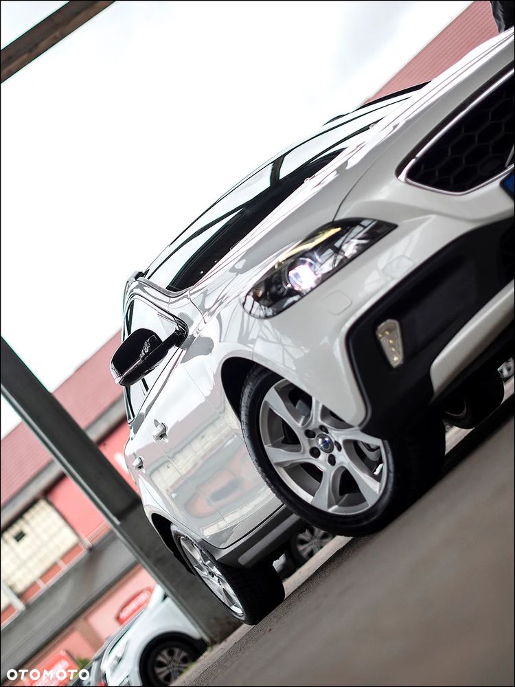 Volvo V40 Cross Country - 12