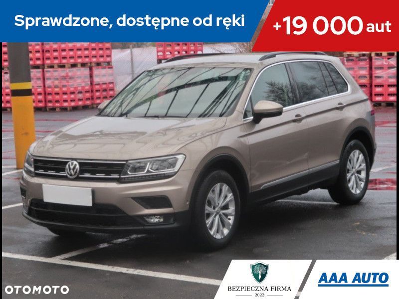 Volkswagen Tiguan - 1