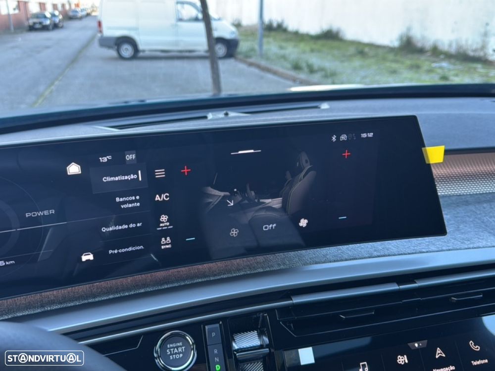 Peugeot E-3008 73 kWh Dual Motor Launch Edition - 25