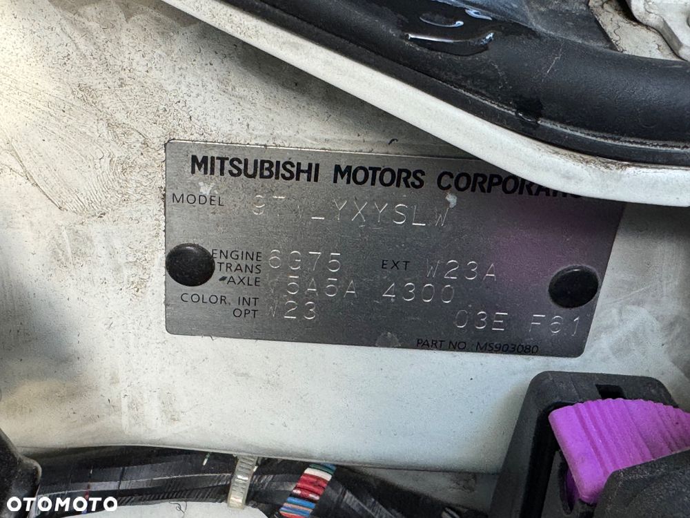 Mitsubishi Pajero - 22