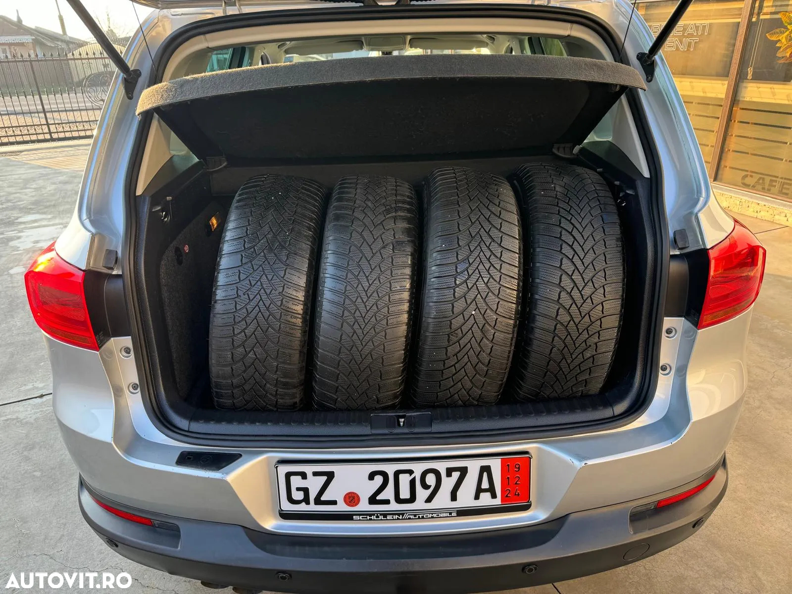 Volkswagen Tiguan - 16