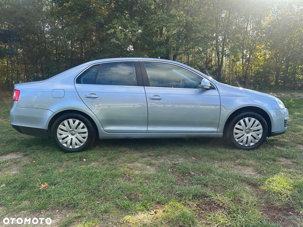 Volkswagen Jetta - 7