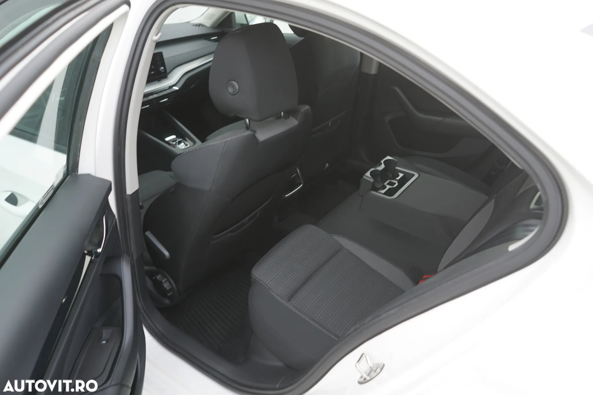 Skoda Octavia 2.0 TDI DSG Ambition - 24