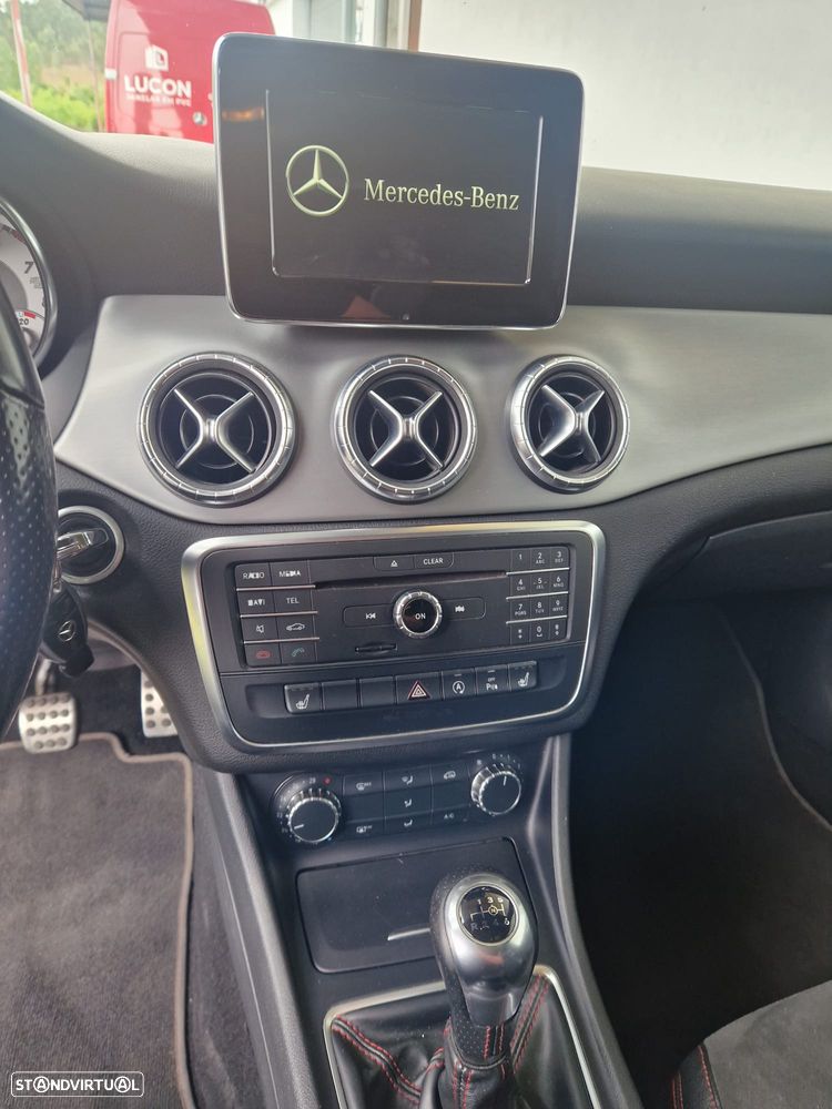 Mercedes-Benz CLA 180 Standard - 10