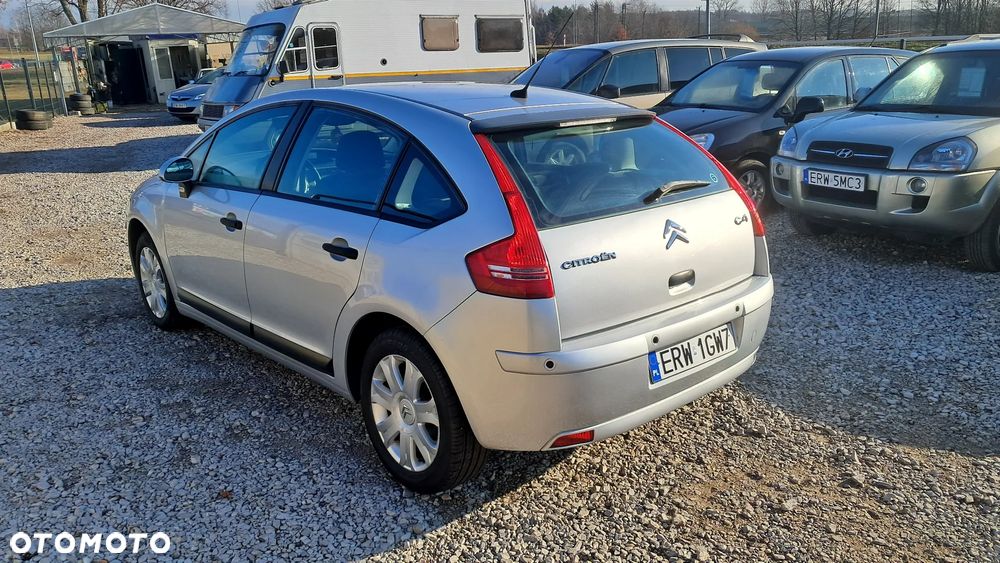 Citroën C4 1.4 16V Style - 11