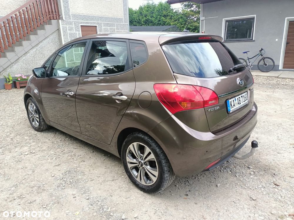 Kia Venga - 7