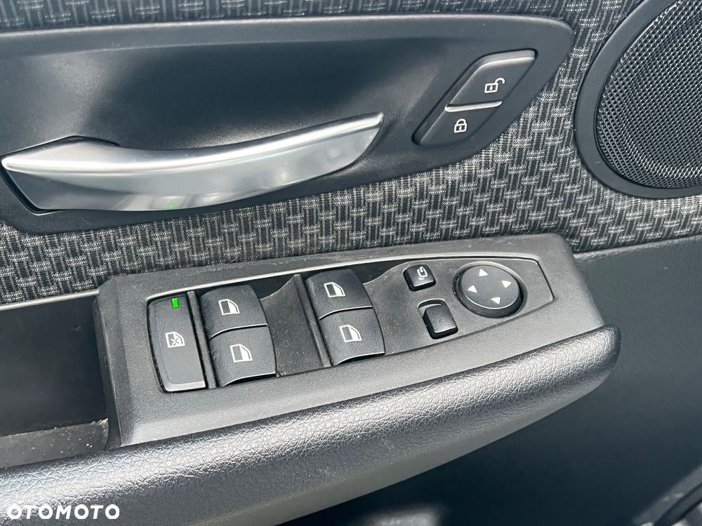 BMW Seria 2 216d Sport Line - 19