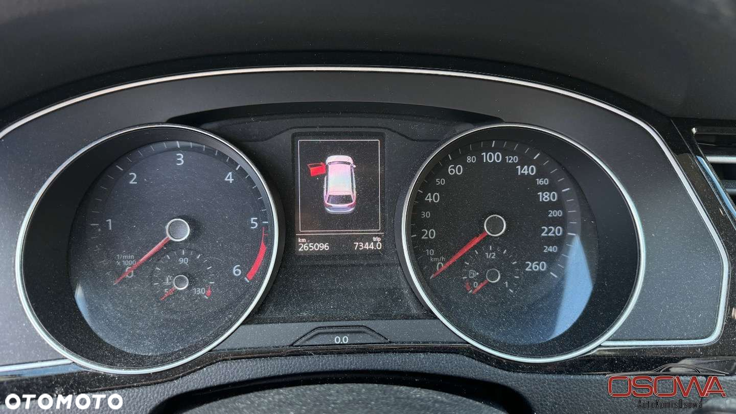 Volkswagen Passat - 16