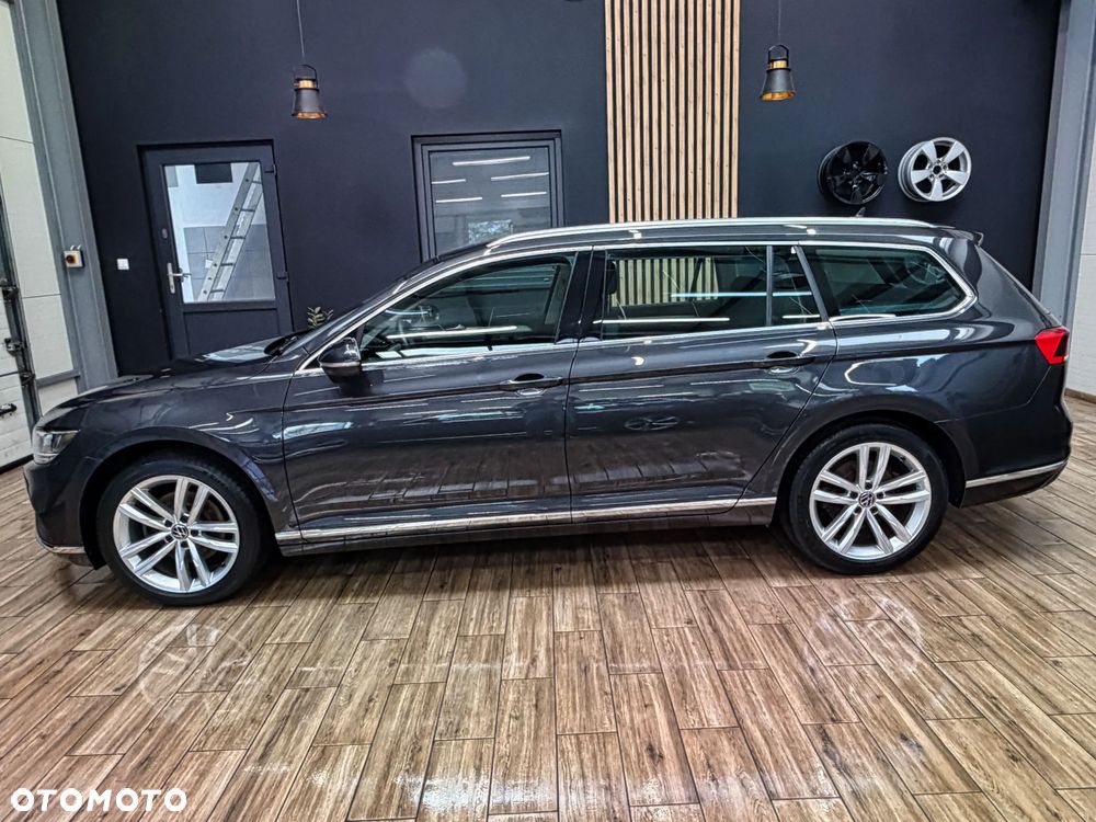 Volkswagen Passat - 11