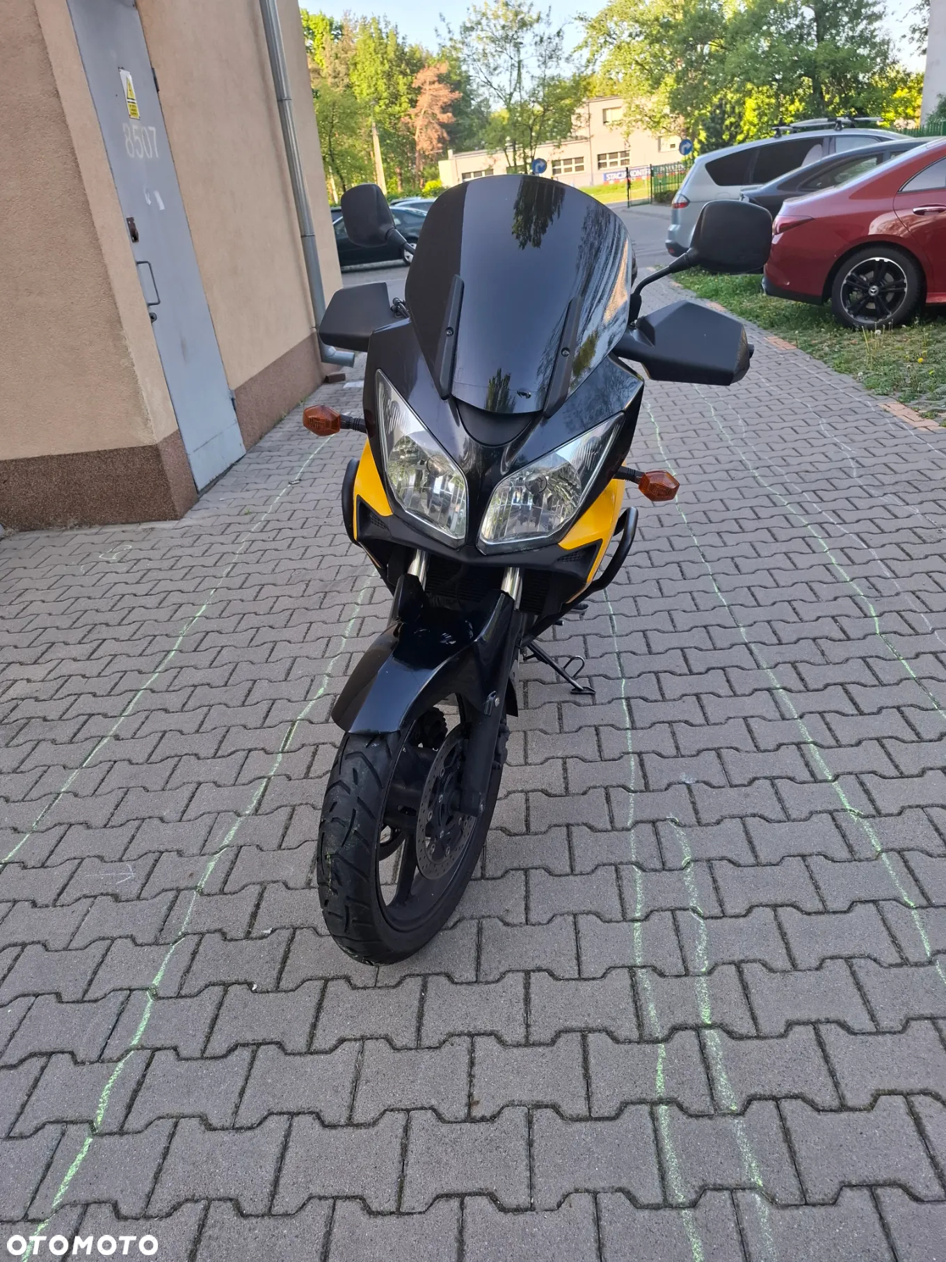 Suzuki DL - 10