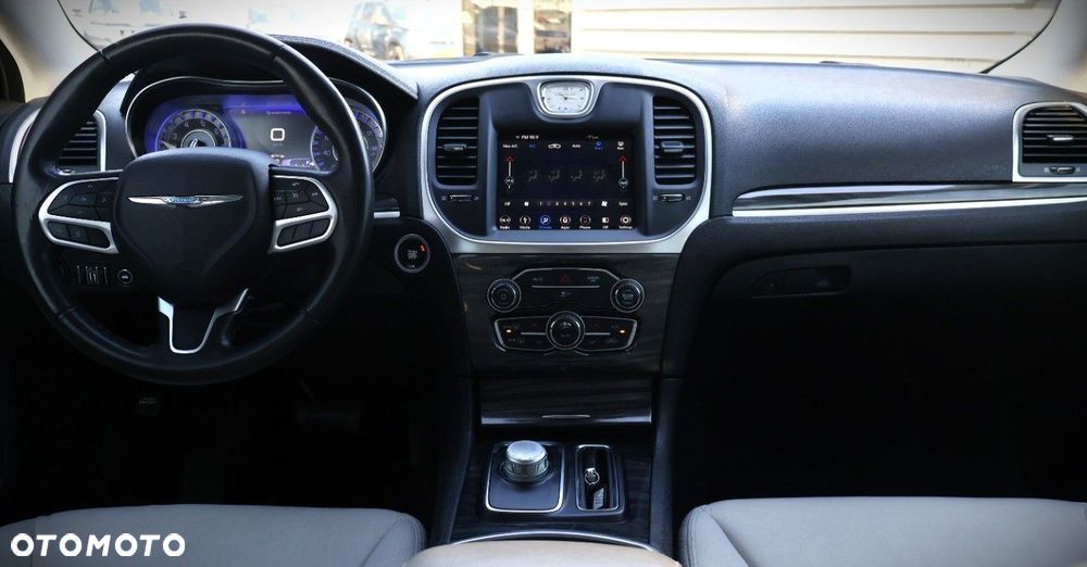 Chrysler 300C - 19