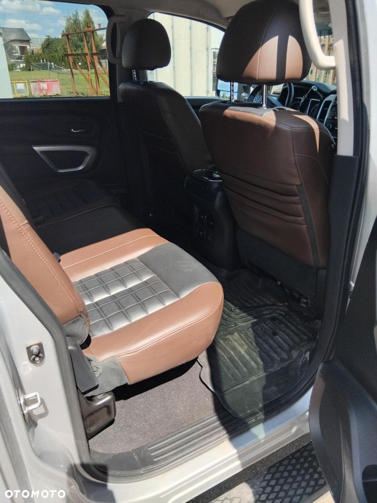 Nissan Titan - 7