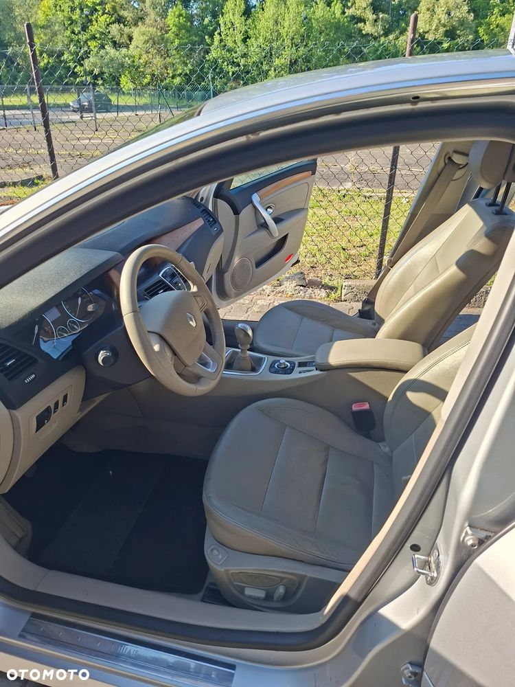 Renault Laguna 2.0 dCi Initiale - 12