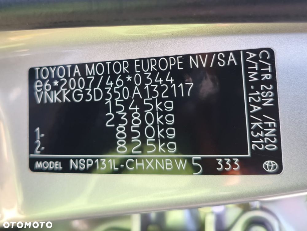 Toyota Yaris 1.5 20th Anniversary CVT - 25