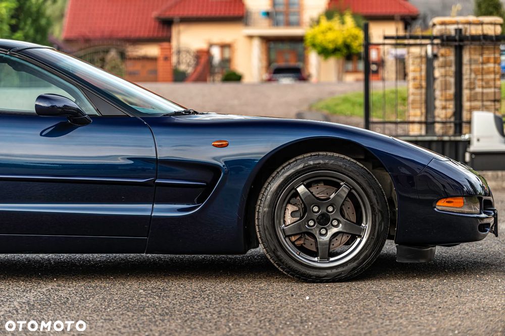 Chevrolet Corvette - 20