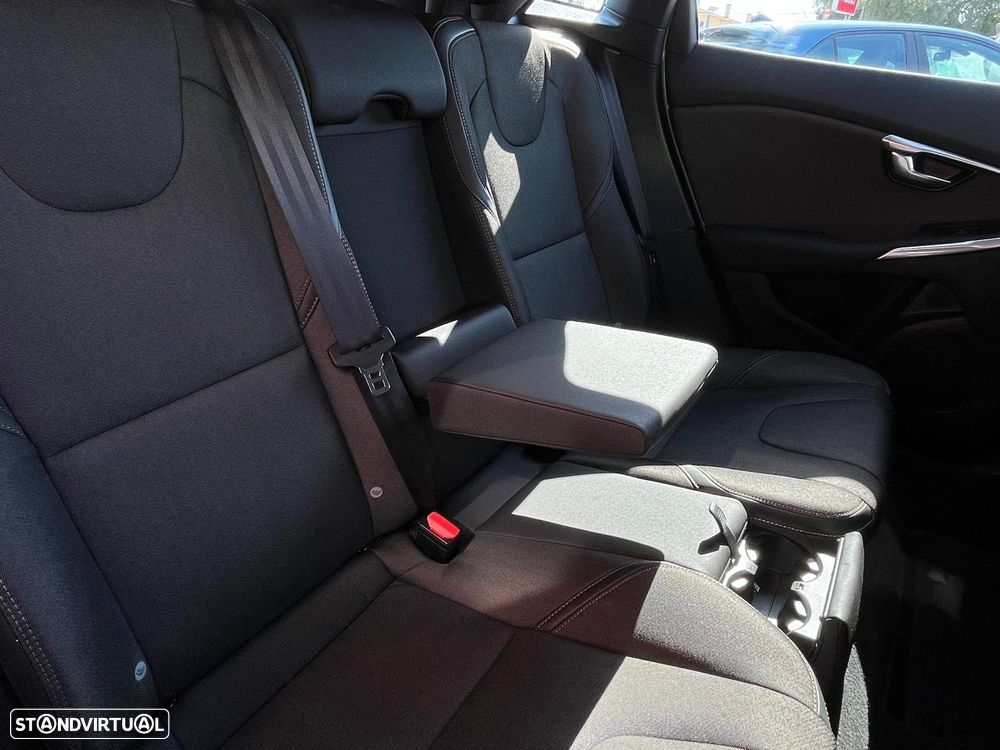 Volvo V40 Cross Country 1.5 T3 Summum Geartronic - 14