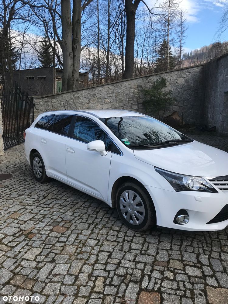 Toyota Avensis - 2