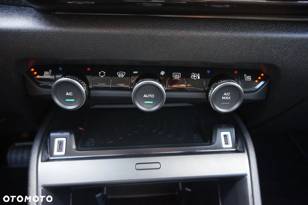 Citroën C4 BlueHDi 130 Stop&Start EAT8 SHINE - 18