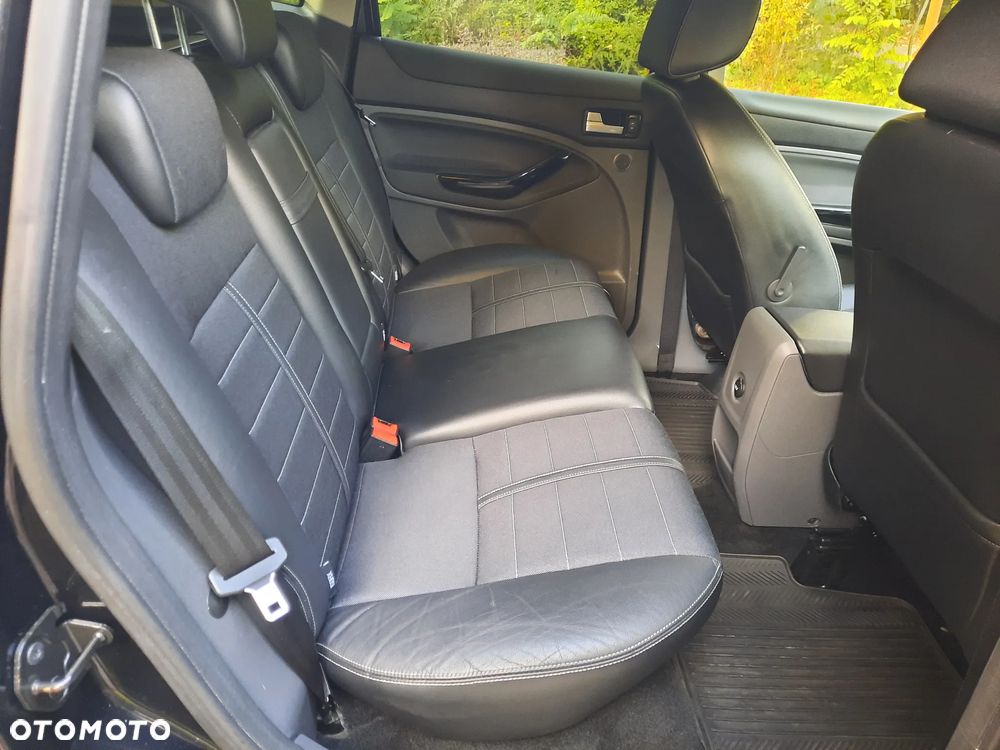 Ford Kuga - 15