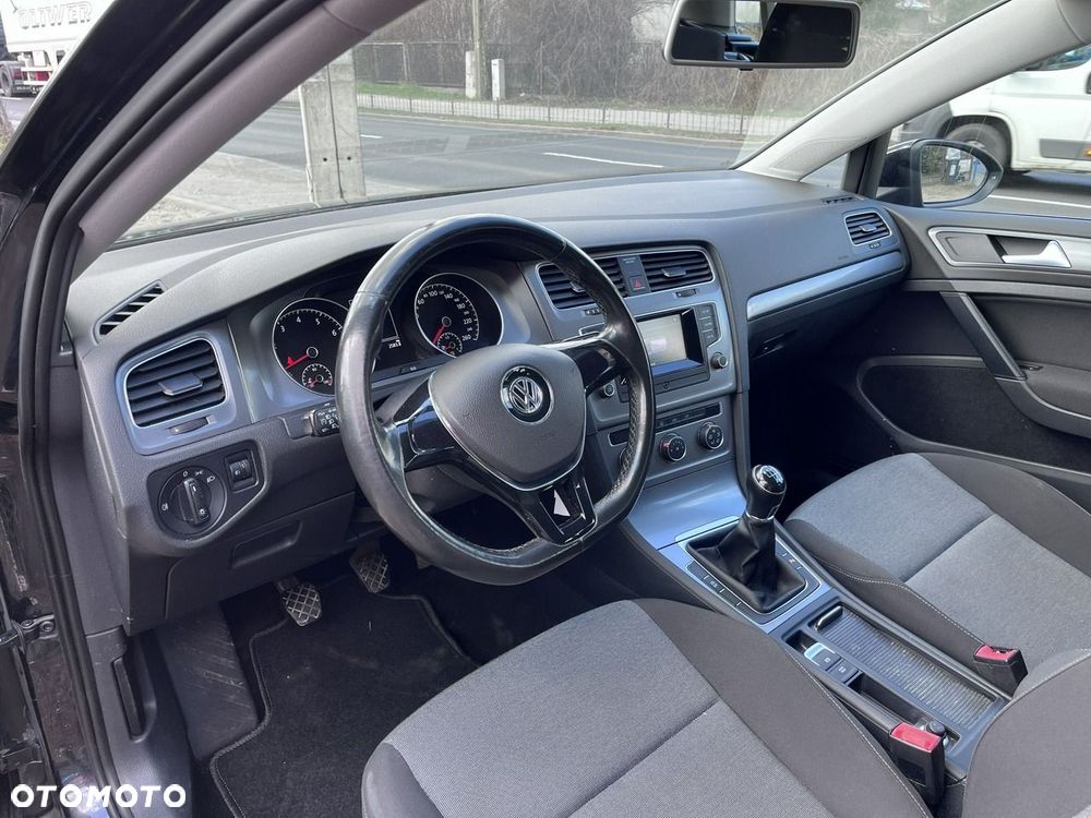 Volkswagen Golf - 16