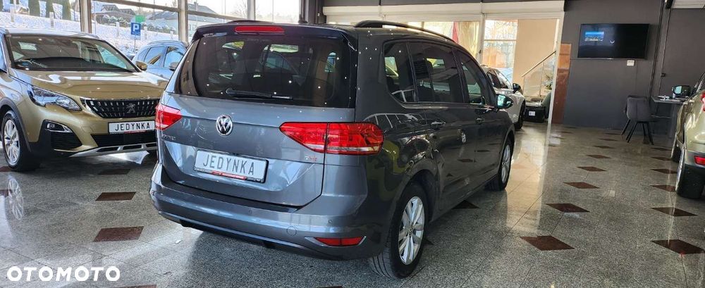 Volkswagen Touran - 19
