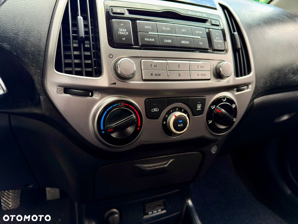 Hyundai i20 1.25 Wersja Jubileuszowa - 38