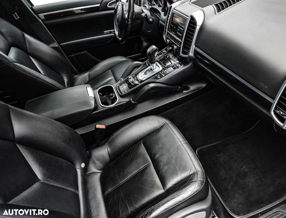 Porsche Cayenne - 12