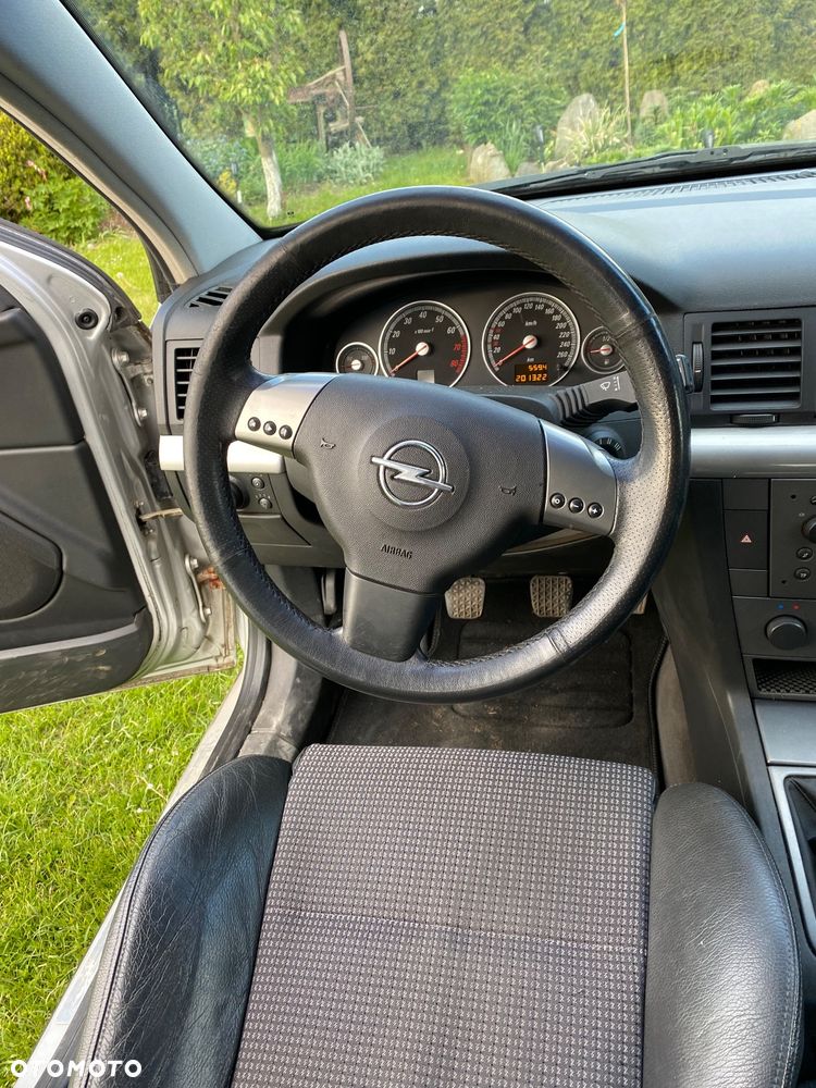 Opel Vectra GTS 2.2 - 9