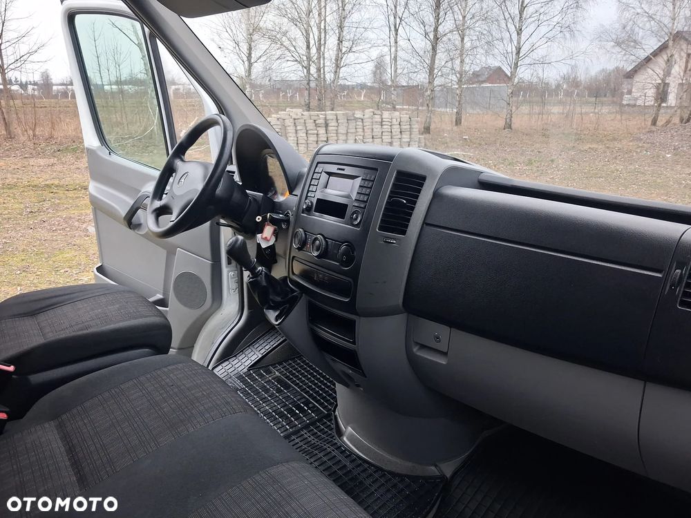 Mercedes-Benz Sprinter - 26