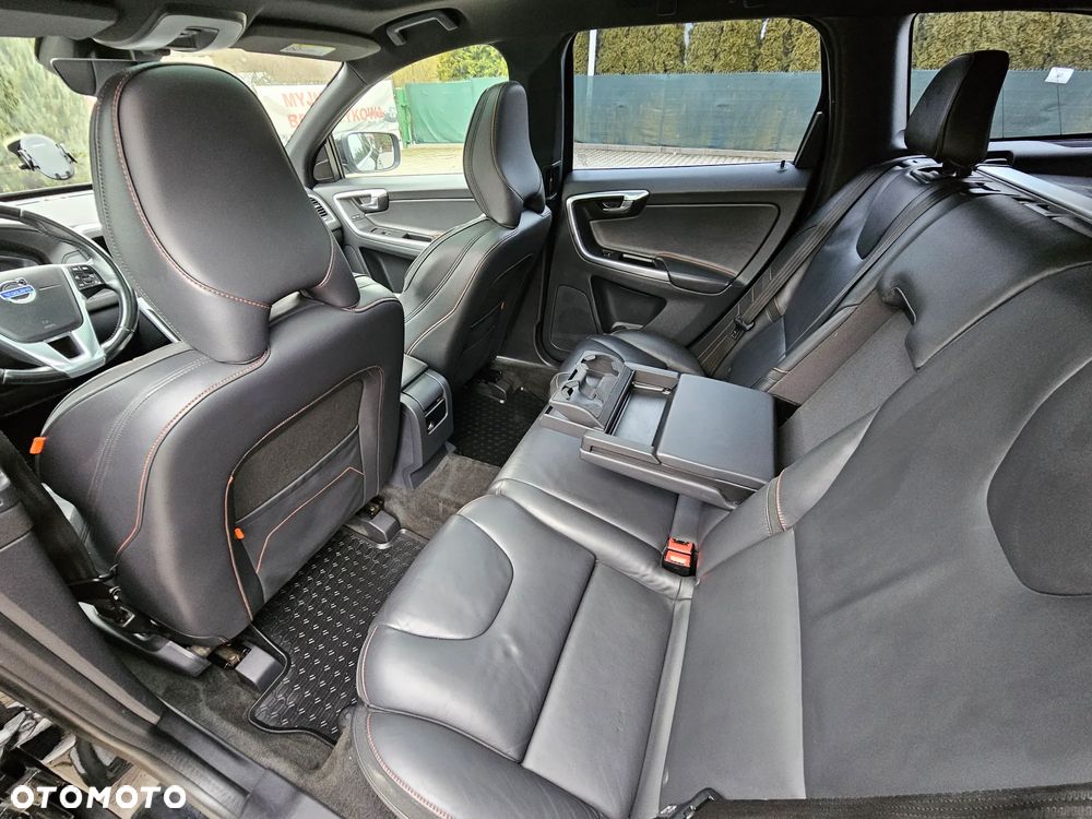 Volvo XC 60 D4 Drive-E Ocean Race - 22