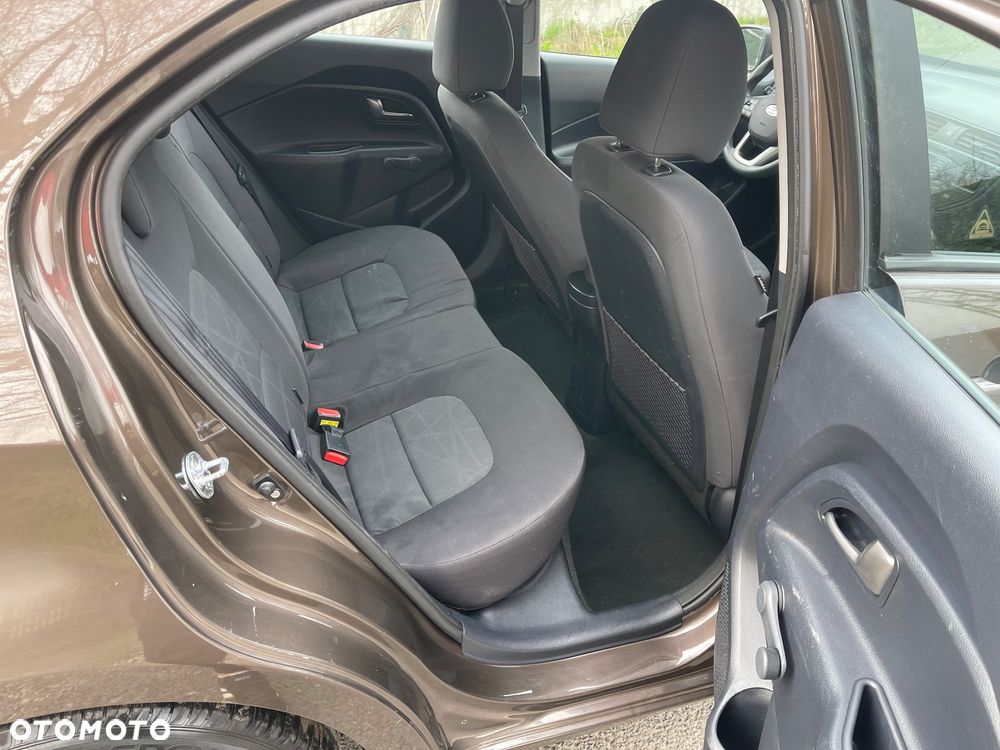 Kia Rio 1.2 Dream Team Edition - 8