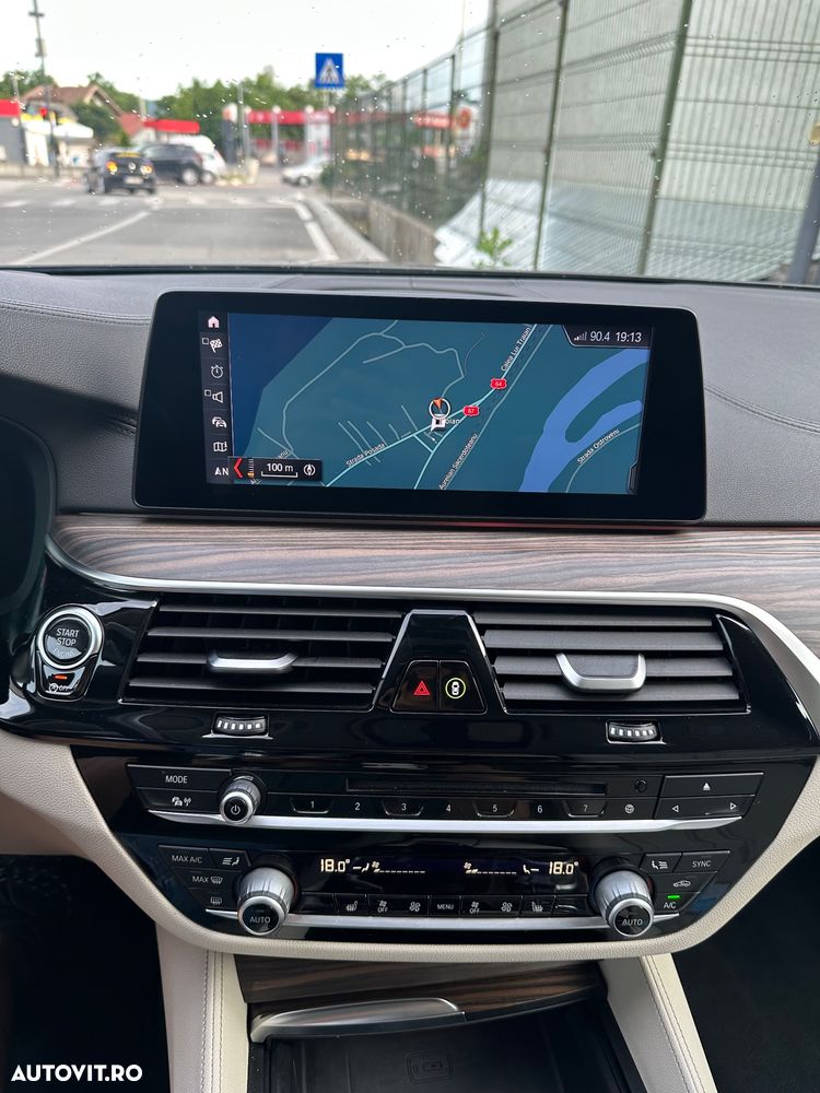 BMW Seria 5 520d xDrive AT - 36