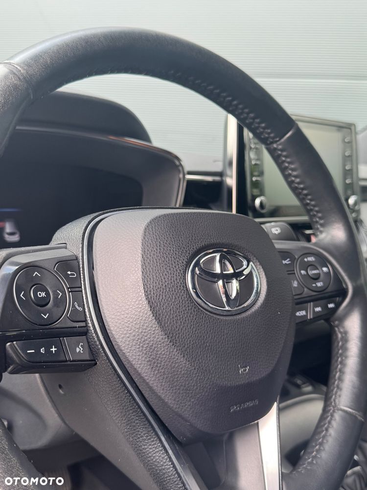 Toyota Corolla 2.0 Hybrid Executive - 24