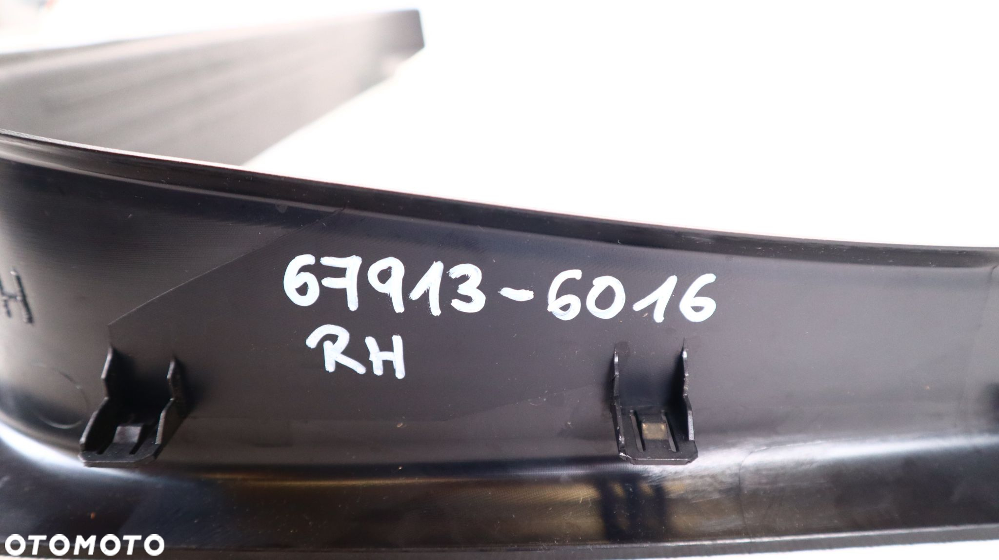 TOYOTA LAND CRUISER 200 OSŁONA NAKŁADKA PROGU PRAWA 67913-6016 - 6