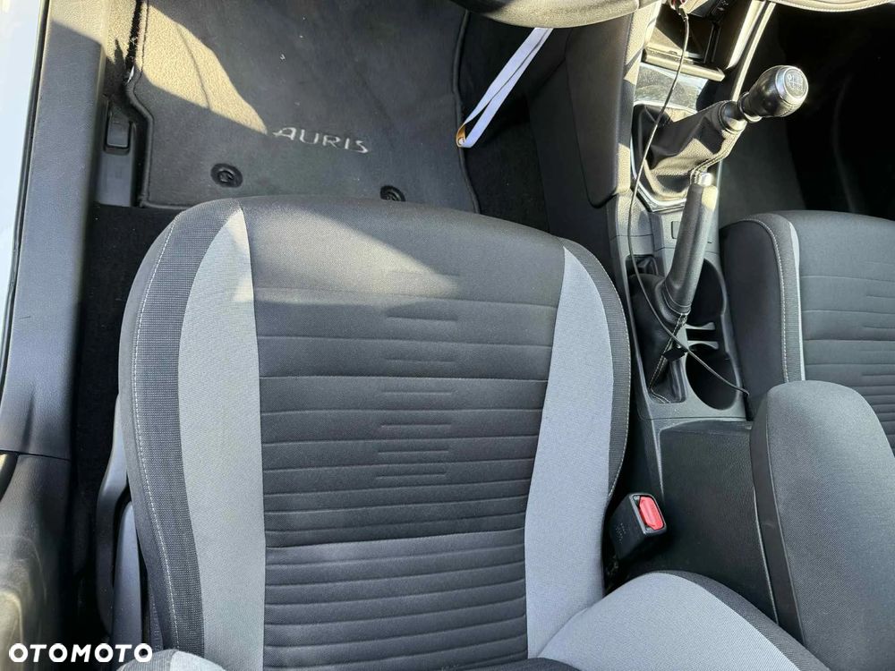 Toyota Auris 1.4 D-4D Premium - 21