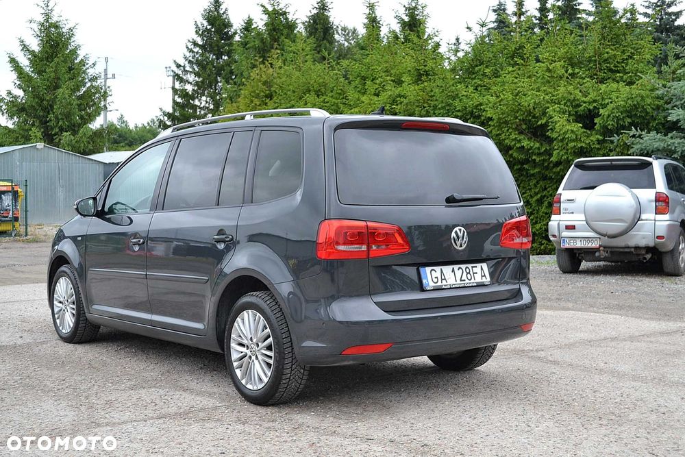 Volkswagen Touran - 5