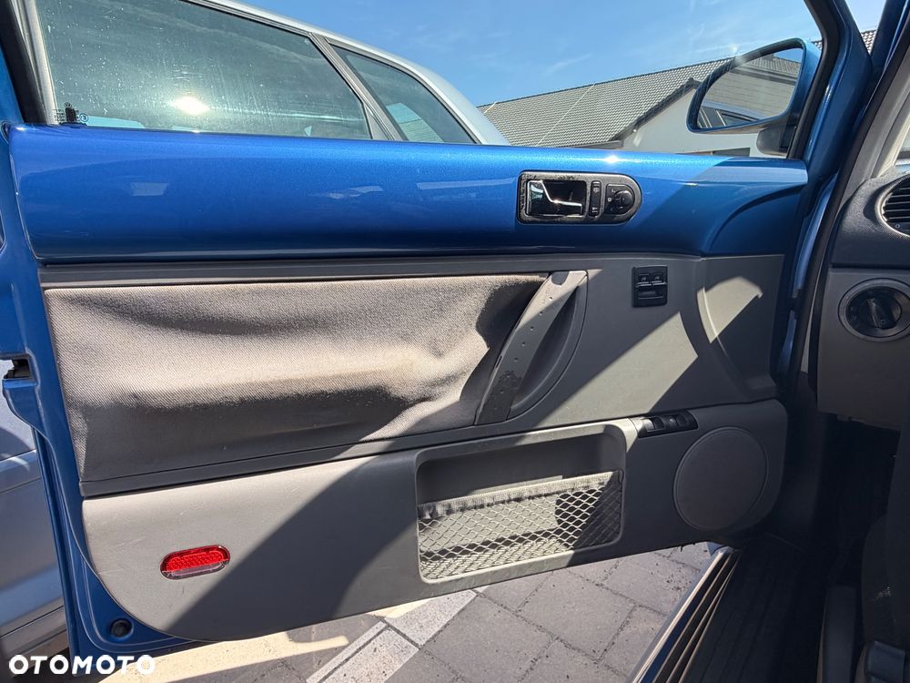 Volkswagen New Beetle - 12