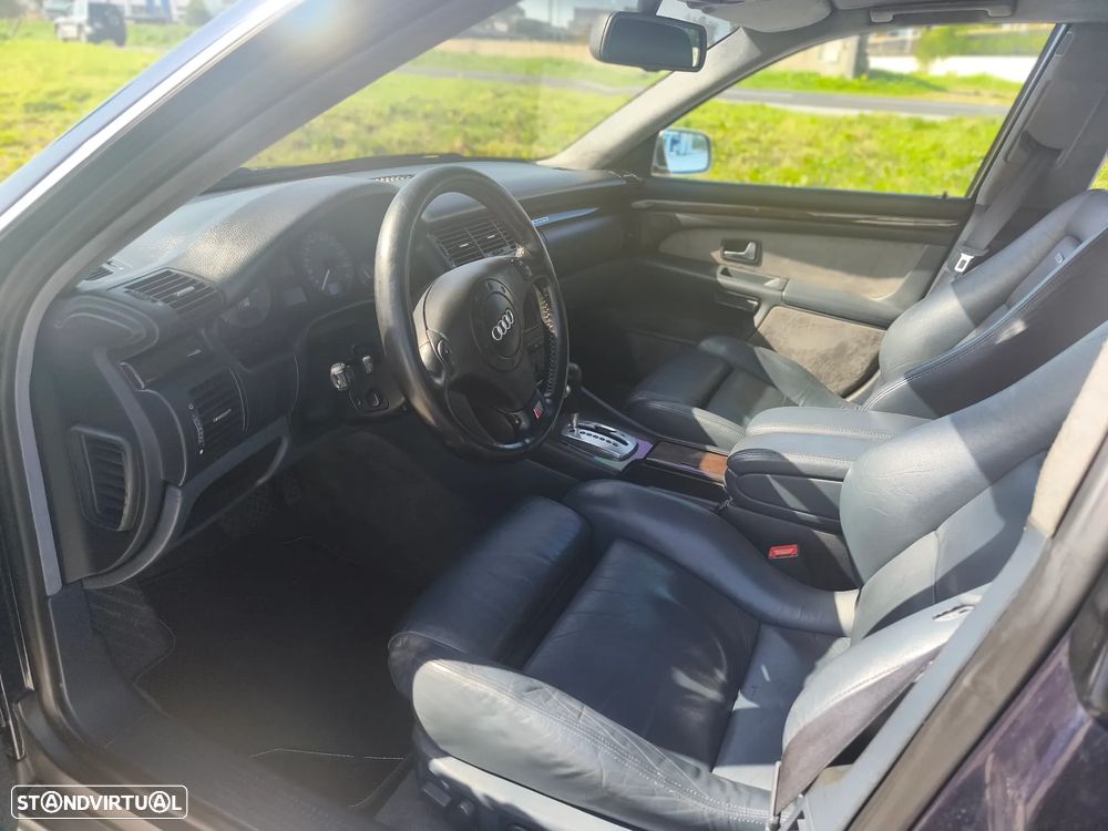 Audi S8 - 4