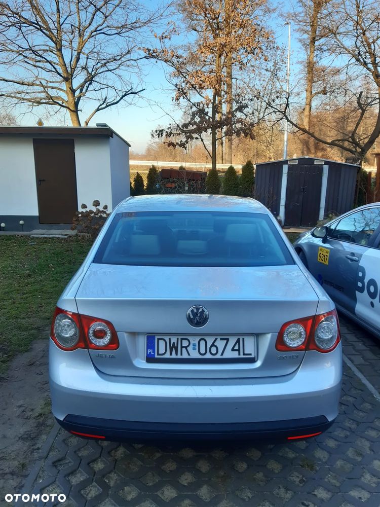 Volkswagen Jetta 2.0 TDI Comfortline - 1