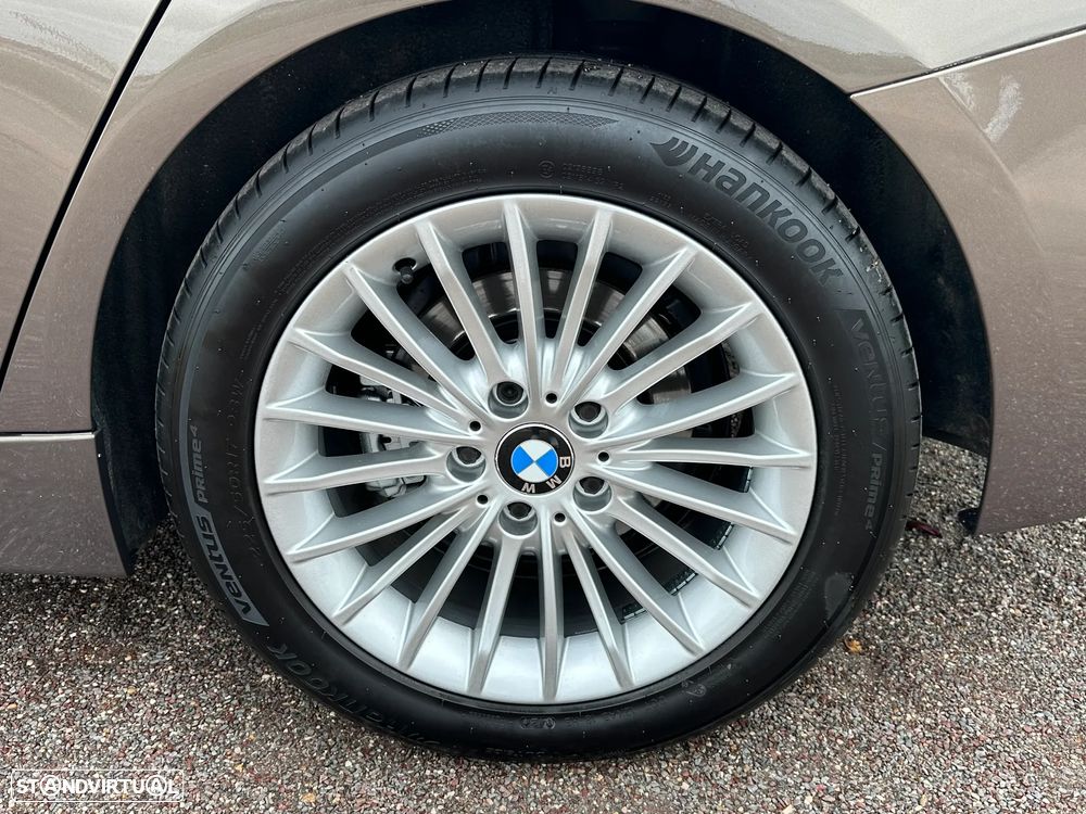 BMW 320 d Touring Auto Line Luxury - 33