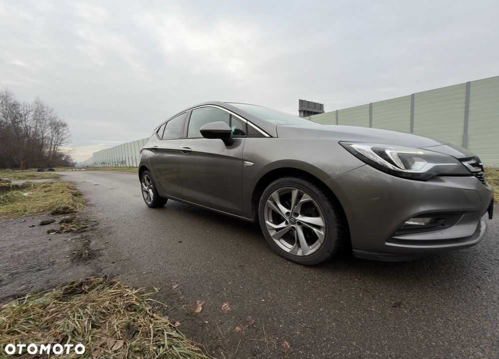 Opel Astra 1.6 CDTI Dynamic S&S - 2