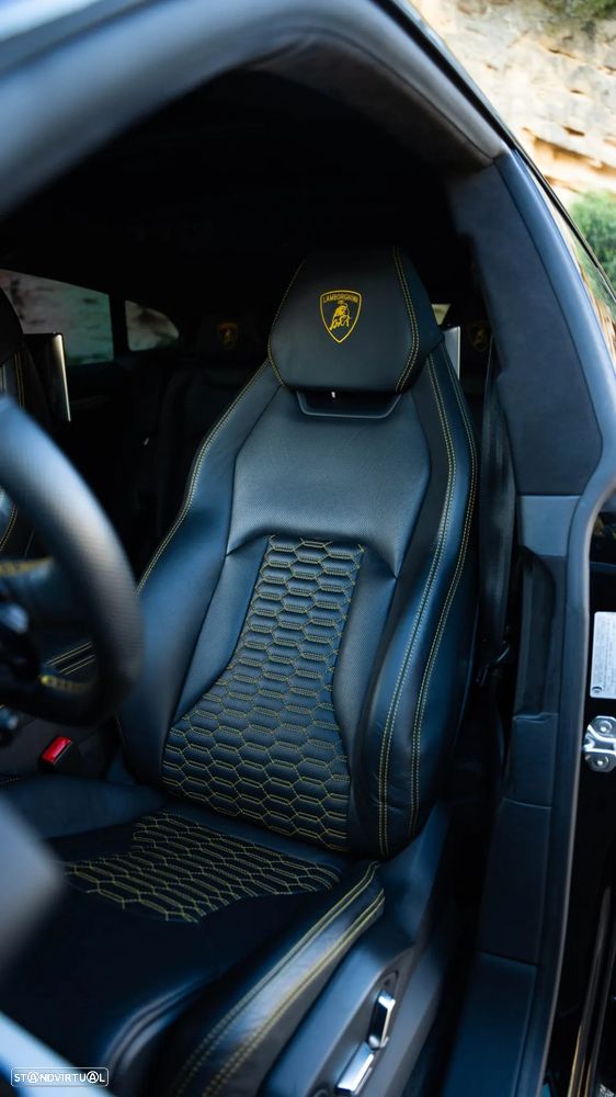 Lamborghini Urus 4.0 V8 - 12