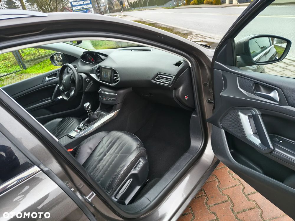 Peugeot 308 PureTech 130 GPF Stop & Start Allure - 5