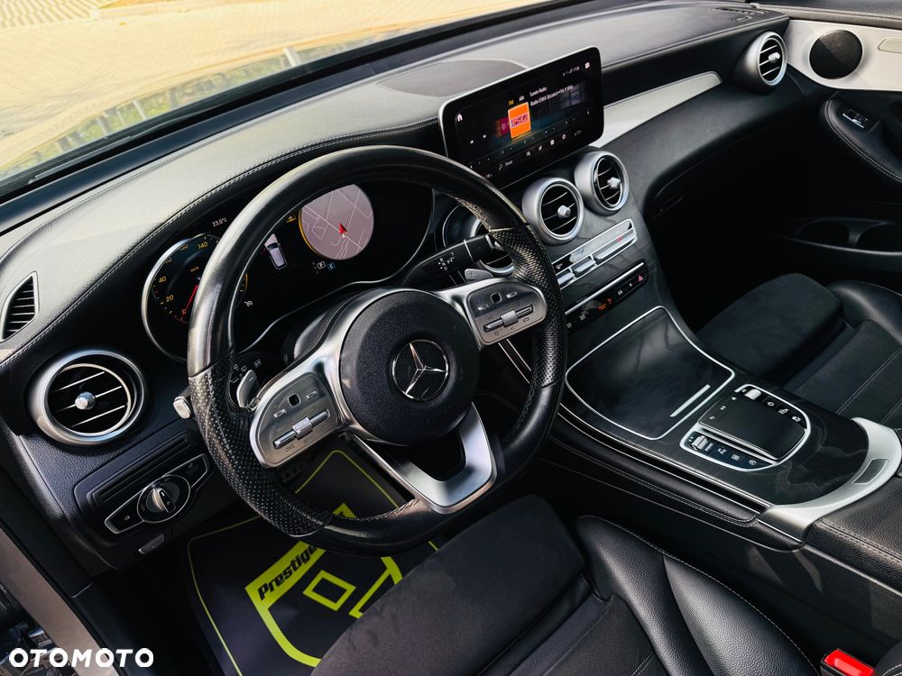 Mercedes-Benz GLC 200 4Matic 9G-TRONIC AMG Line Plus - 26
