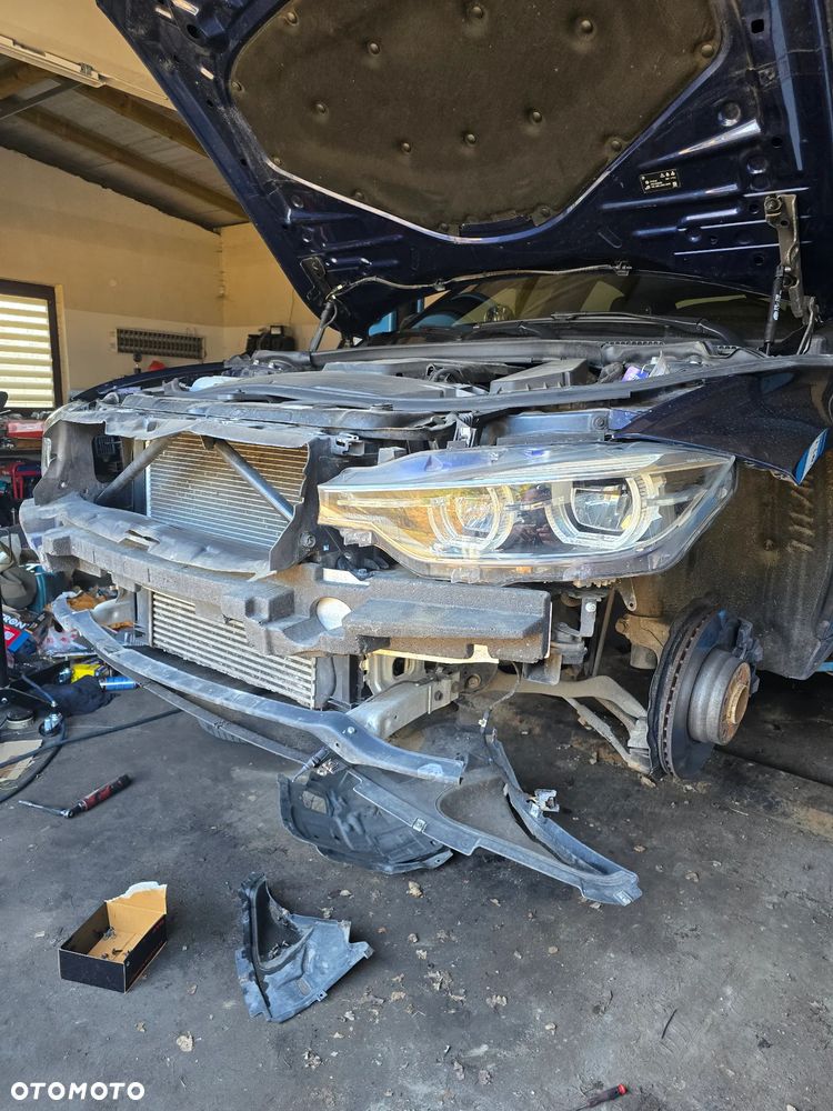 BMW Seria 3 318d Sport Line Shadow - 22